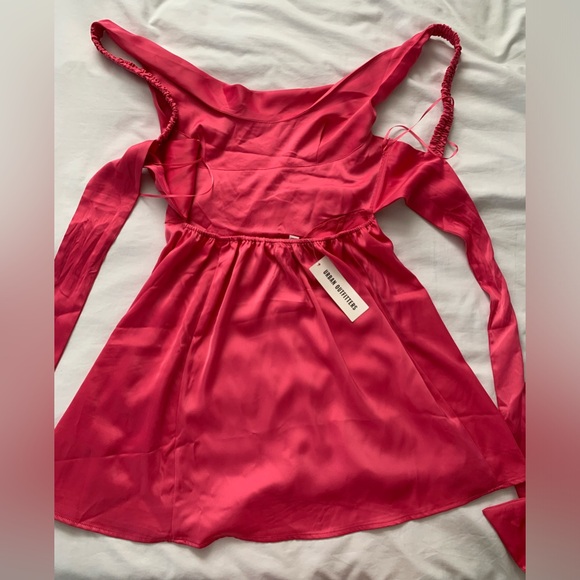 Urban outfitters size medium satin dress. Nwt - Picture 2 of 5